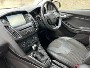 FORD FOCUS 2015 (64)