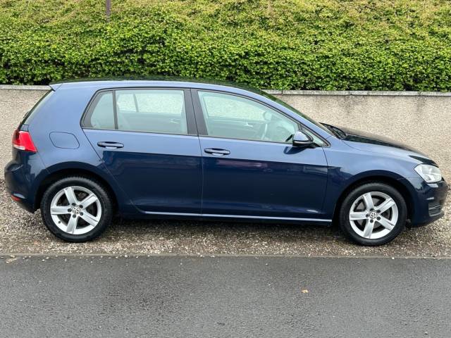 2013 Volkswagen Golf 1.6 TDI 105 SE 5dr (1 former keeper)(£20 road tax)(adaptive cruise control)