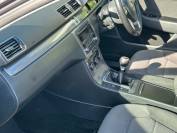 VOLKSWAGEN PASSAT 2011 (61)