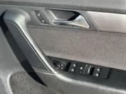 VOLKSWAGEN PASSAT 2011 (61)