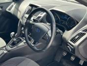FORD FOCUS 2017 (17)