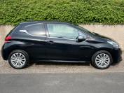 PEUGEOT 208 2015 (15)