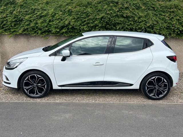 2016 Renault Clio 1.5 dCi Dynamique S Nav (ULEZ exempt)(£20/year tax)(88 mpg)(FSH)(BT)(DAB)