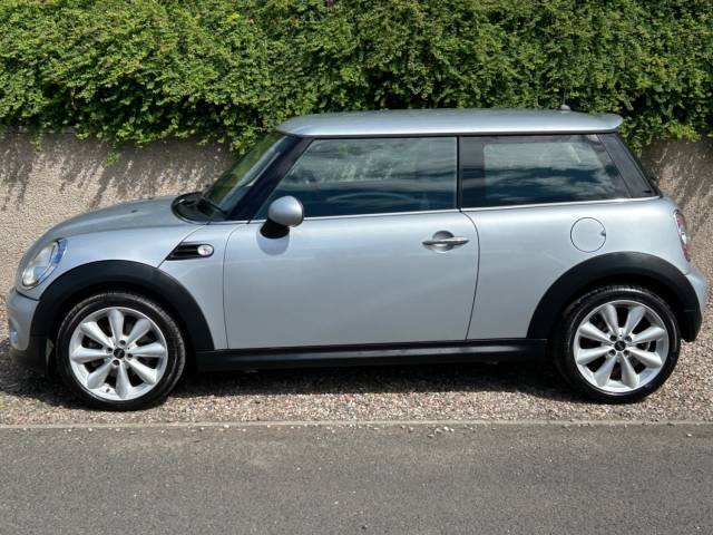 2010 Mini Hatchback 1.6 Cooper (BT)(service history)(1 year warranty/breakdown cover)