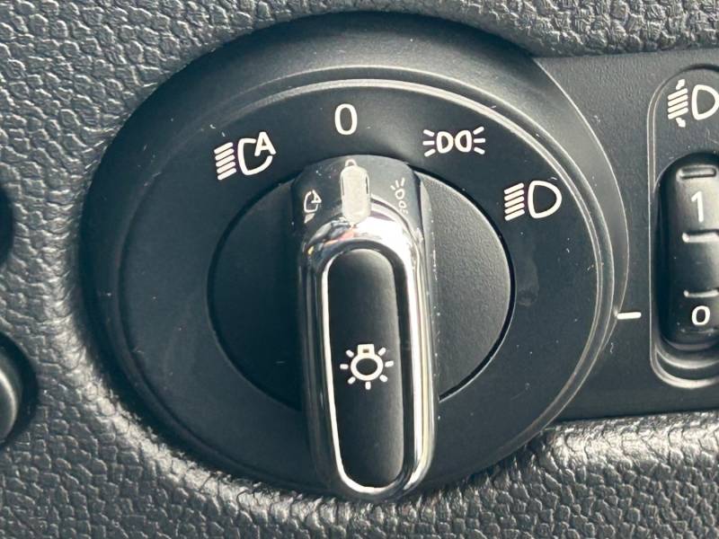 MINI HATCHBACK 2015 (15)