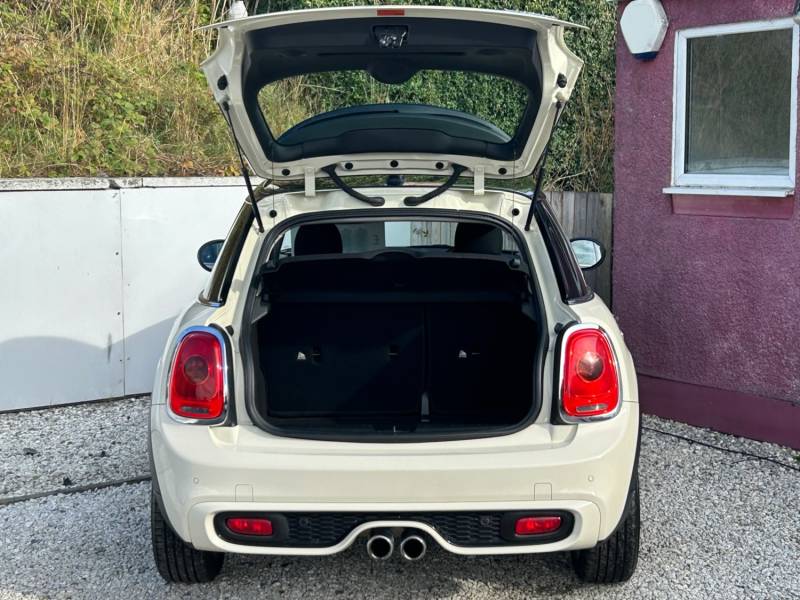 MINI HATCHBACK 2015 (15)