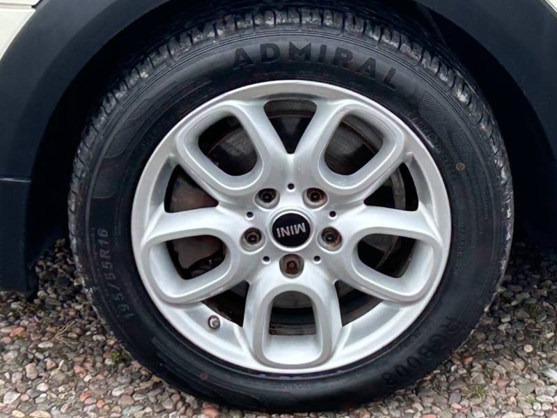 MINI HATCHBACK 2015 (15)