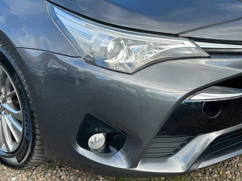 TOYOTA AVENSIS 2017 (17)
