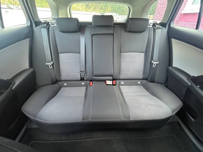 TOYOTA AVENSIS 2017 (17)