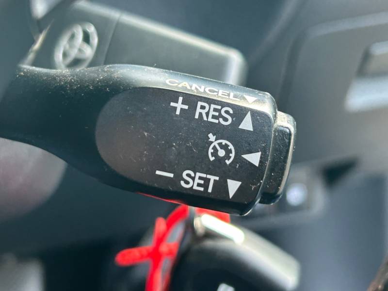 TOYOTA AVENSIS 2017 (17)