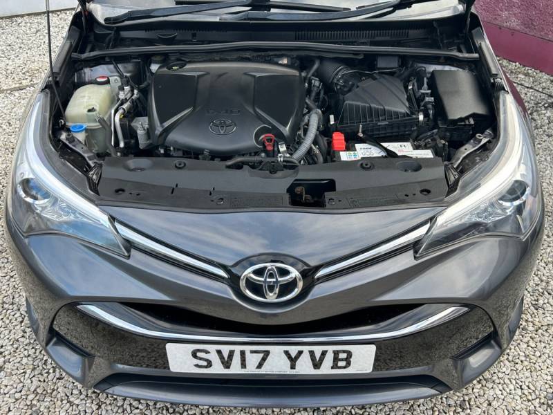 TOYOTA AVENSIS 2017 (17)