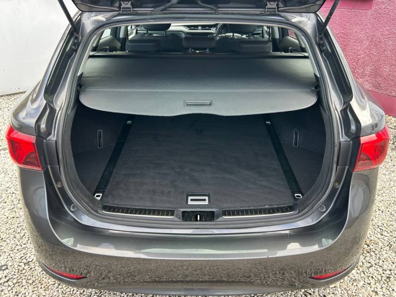 TOYOTA AVENSIS 2017 (17)