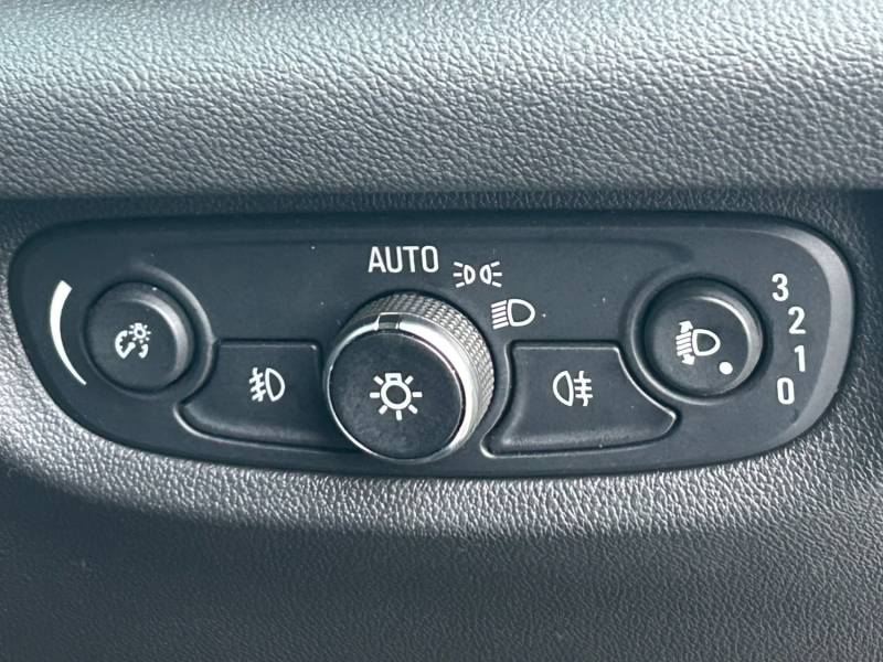 VAUXHALL INSIGNIA 2017 (67)