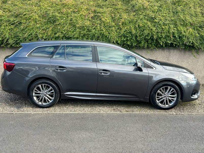TOYOTA AVENSIS 2017 (17)