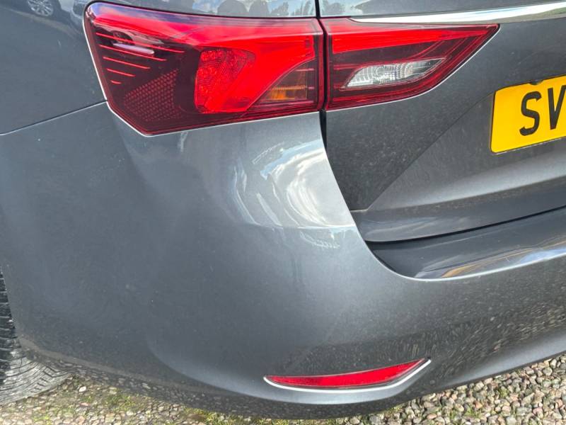 TOYOTA AVENSIS 2017 (17)