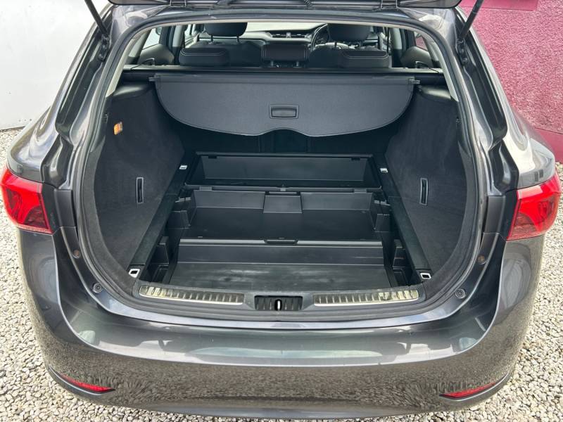 TOYOTA AVENSIS 2017 (17)