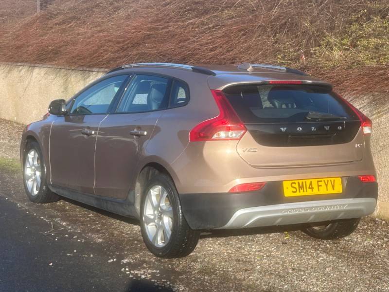 VOLVO V40