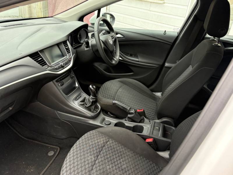 VAUXHALL ASTRA