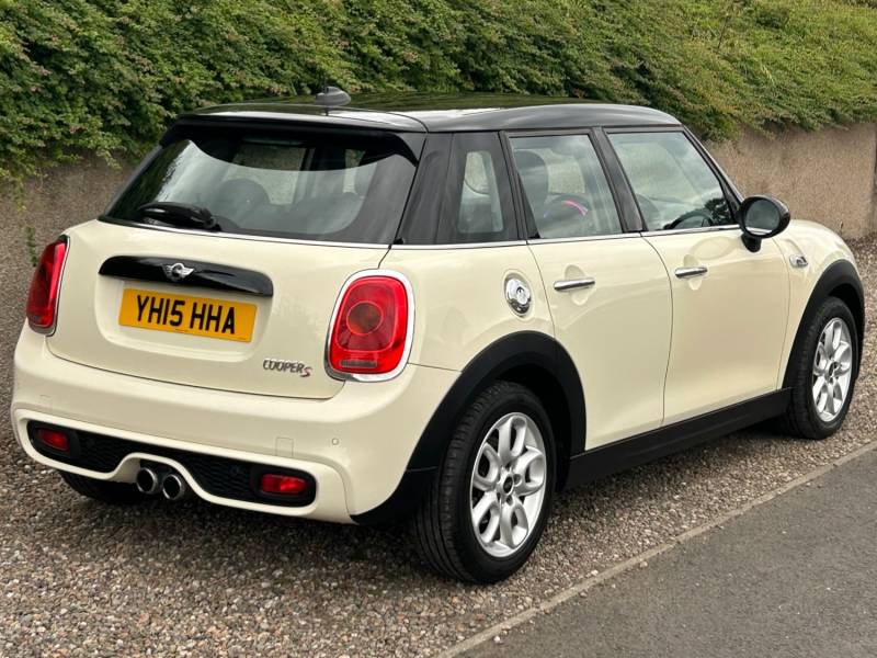 MINI HATCHBACK
