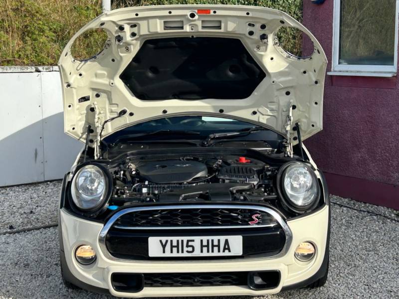 MINI HATCHBACK