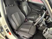 MINI HATCHBACK