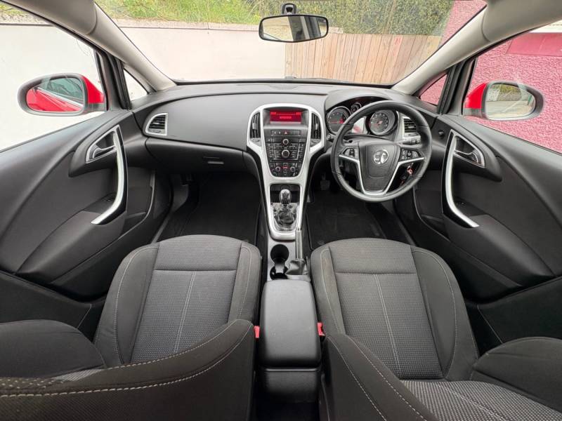 VAUXHALL ASTRA
