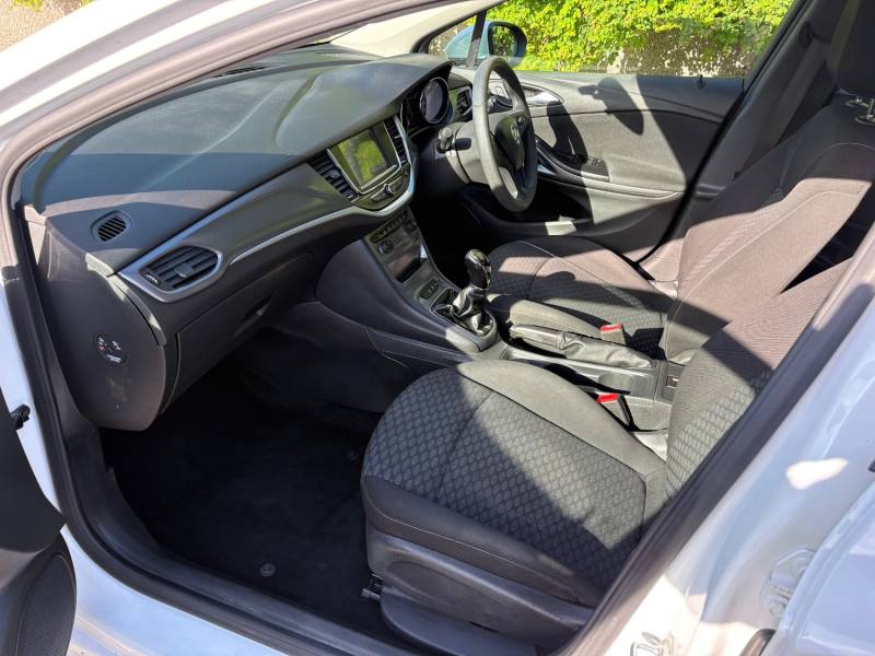 VAUXHALL ASTRA