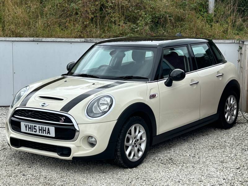 MINI HATCHBACK
