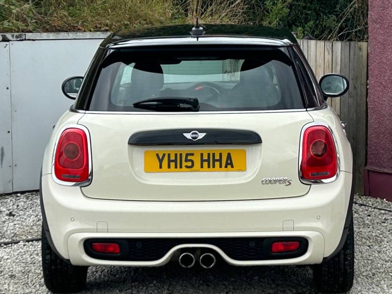 MINI HATCHBACK