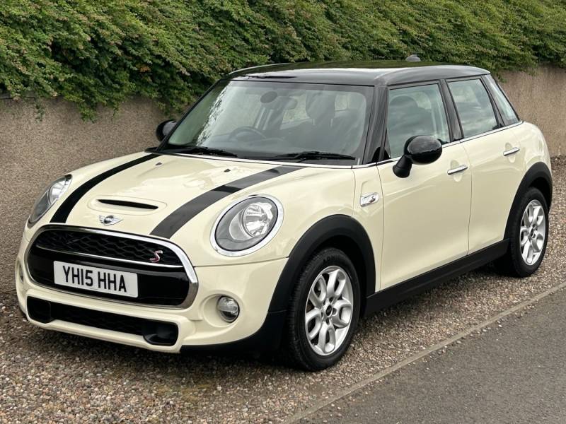MINI HATCHBACK