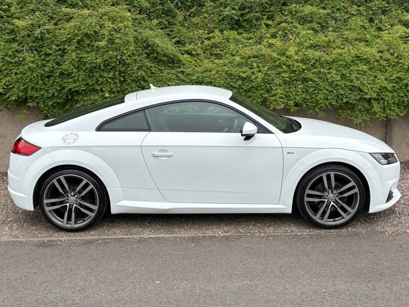 AUDI TT