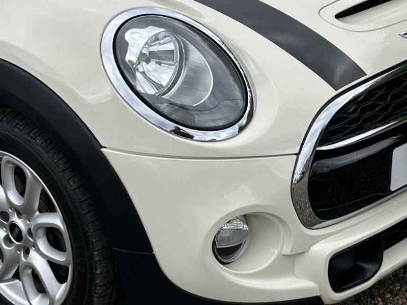 MINI HATCHBACK
