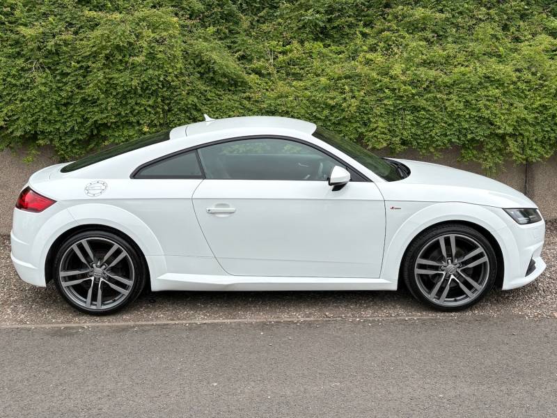 AUDI TT