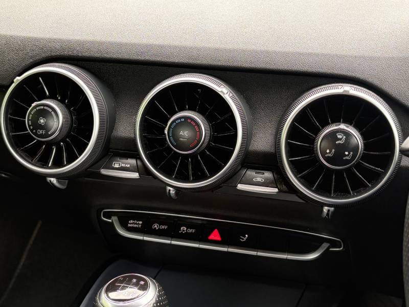 AUDI TT