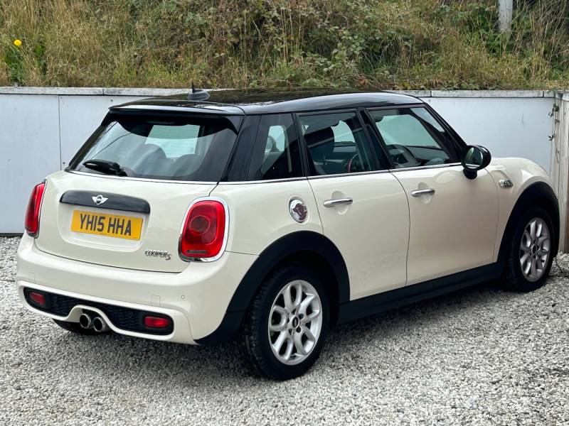 MINI HATCHBACK