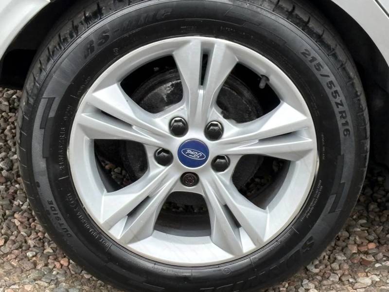 FORD FOCUS