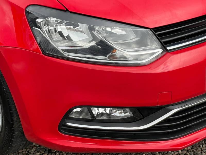 VOLKSWAGEN POLO